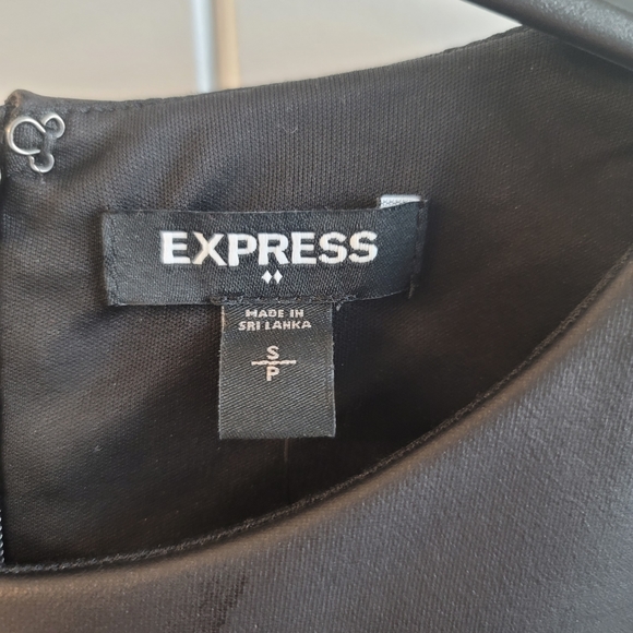 Express - Picture 2 of 4